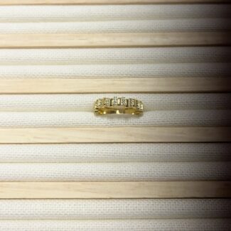 Gold Rengi Zirkon Taş Detaylı Yüzük