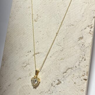 Gold Rengi Kalp Detaylı Zirkon Taşlı Kolye