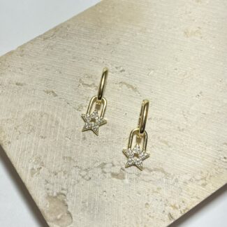 Gold Rengi Yıldız Detaylı Zirkon Taşlı Küpe